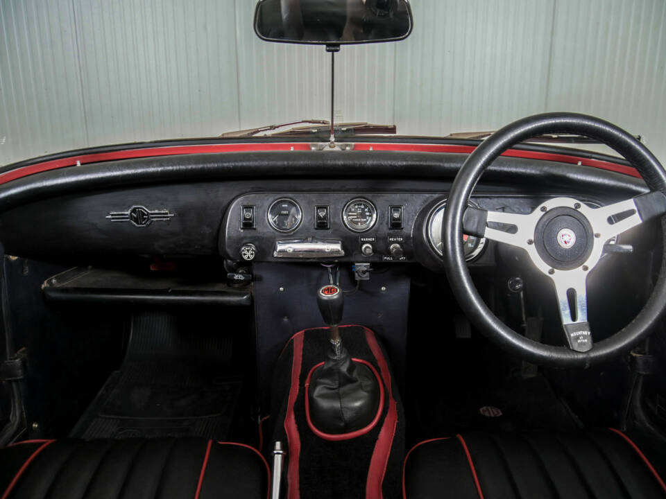 Image 6/50 of MG Midget GAN5 (1973)