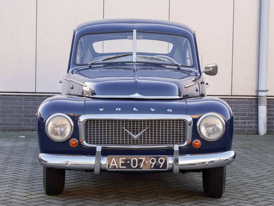 Image 3/33 of Volvo PV 444 (1958)
