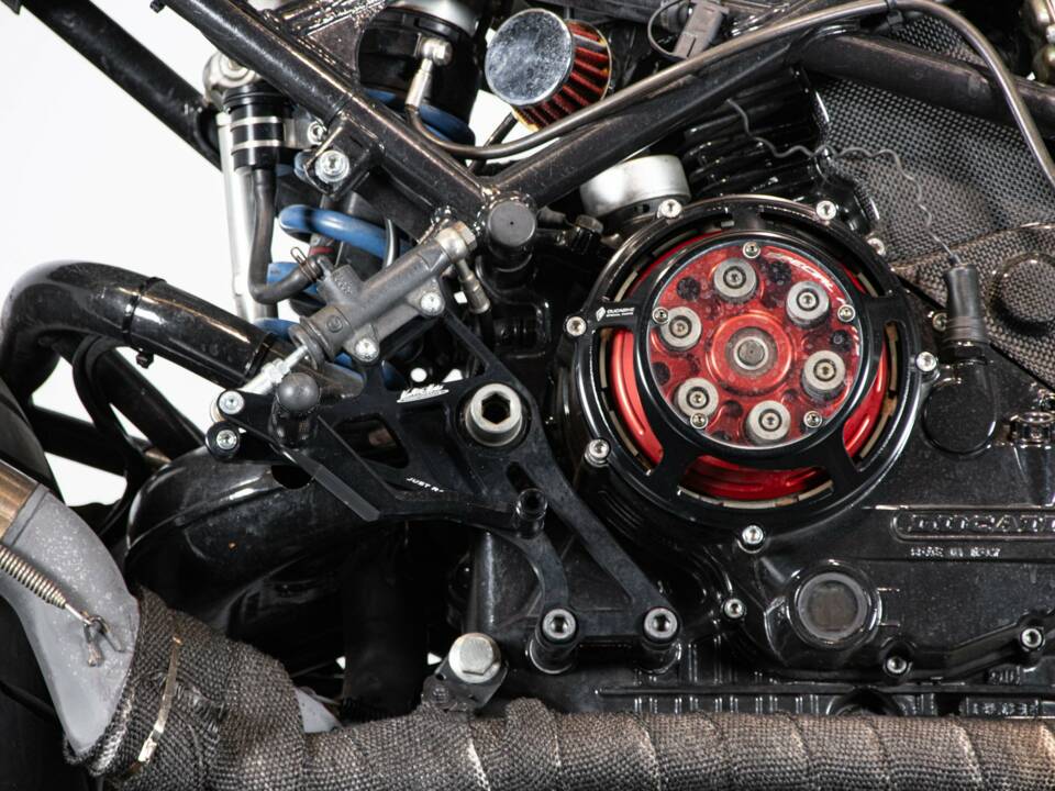 Immagine 38/50 di Ducati DUMMY (1998)