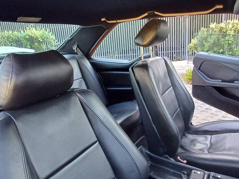 Image 16/65 of Mercedes-Benz 380 SEC (1985)