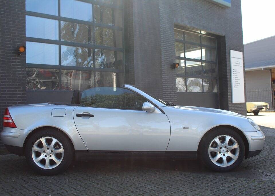 Image 5/8 de Mercedes-Benz SLK 200 Kompressor (2000)