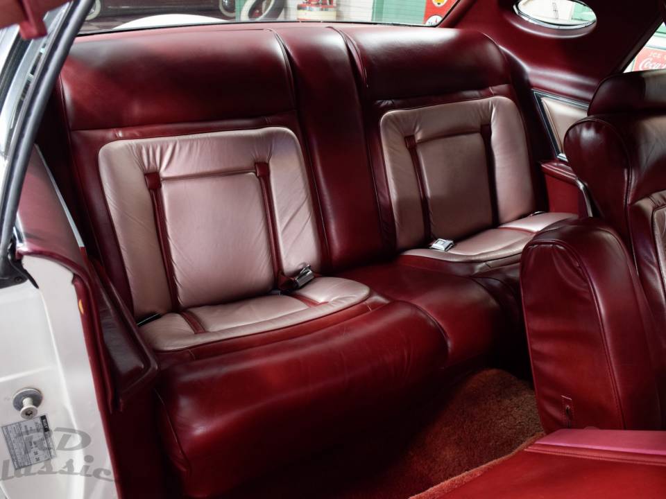 Bild 31/43 von Lincoln Continental Mark V (1979)