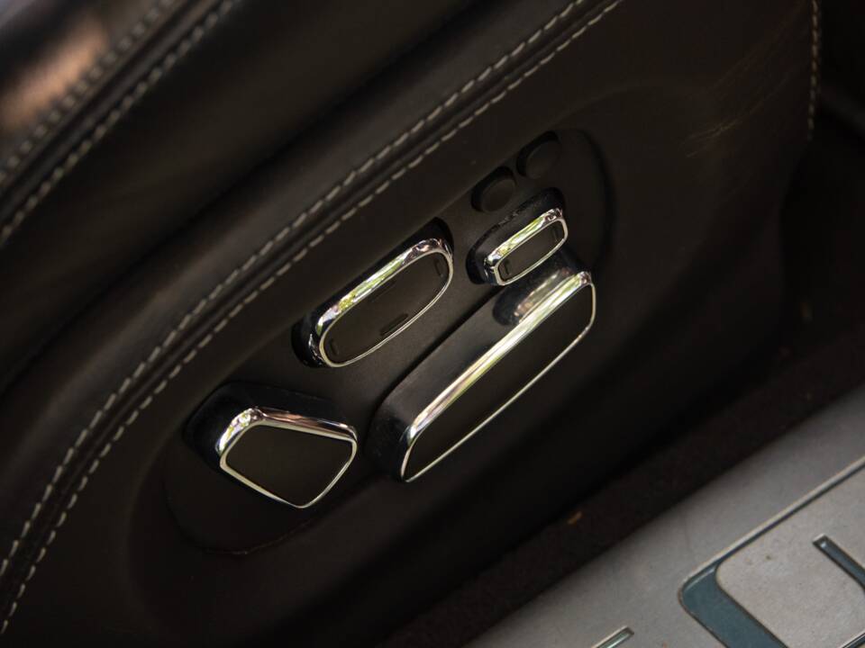 Image 9/50 of Jaguar XJ 5.0 (2011)