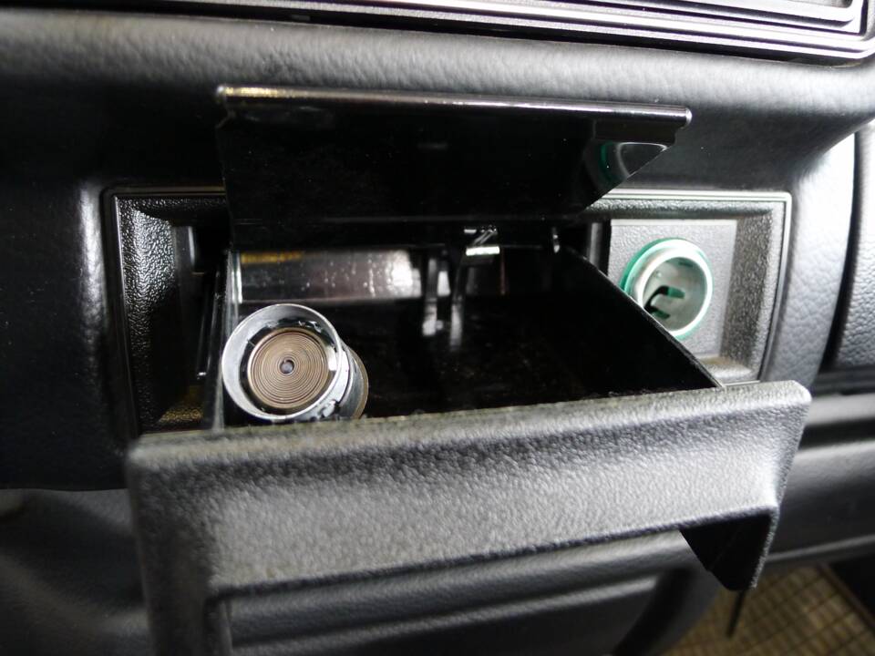 Image 13/36 of Volkswagen Golf Mk I Convertible 1.6 (1987)