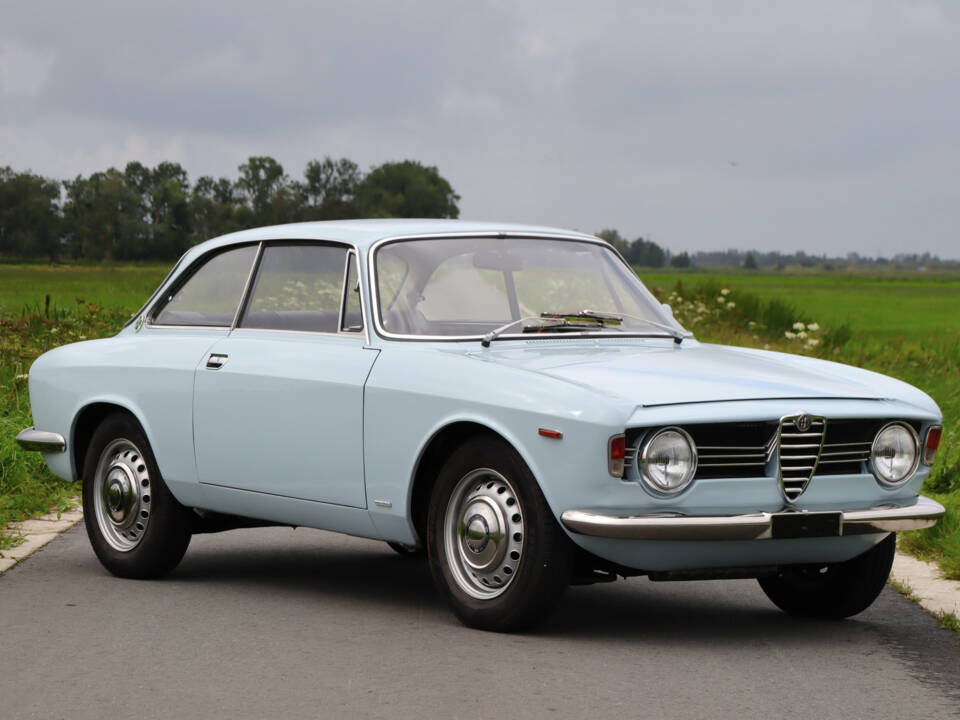 Image 1/50 of Alfa Romeo Giulia 1600 Sprint GT Veloce (1967)