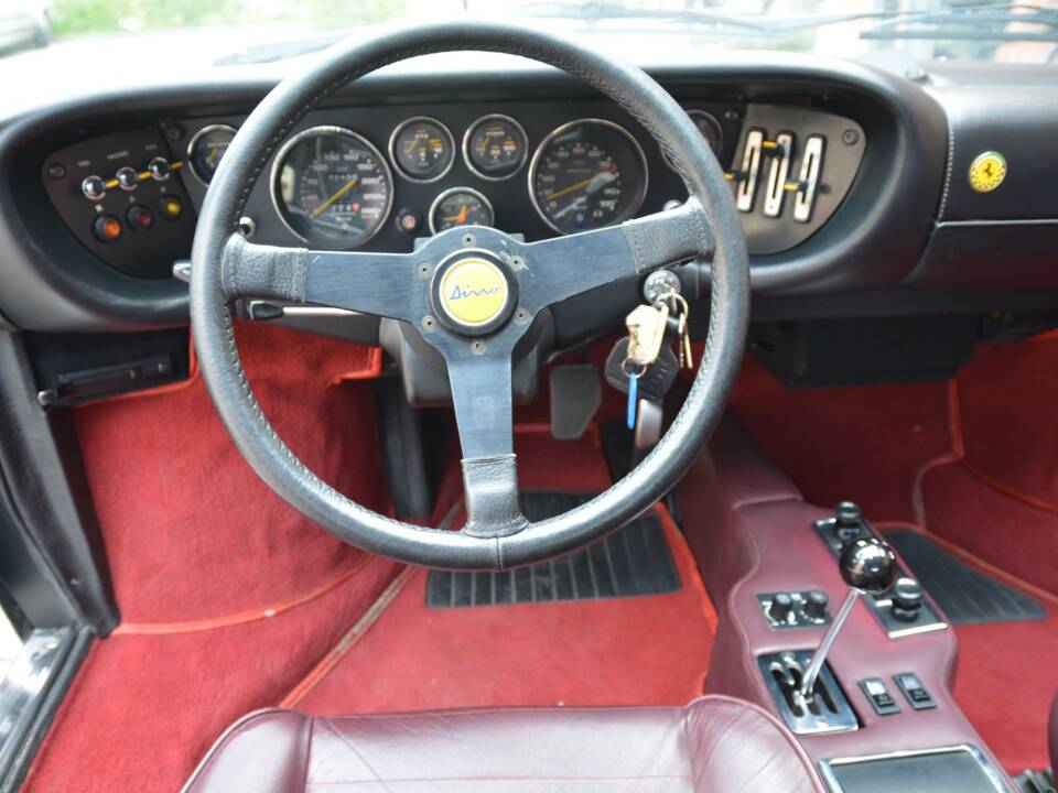 Bild 41/50 von Ferrari Dino 208 GT4 (1976)