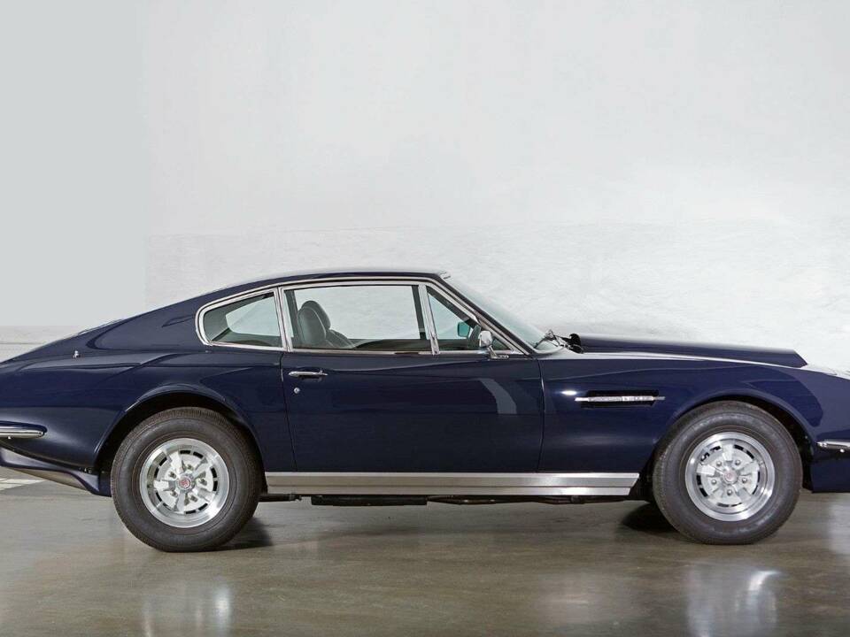 Image 8/20 of Aston Martin DBS V8 (1971)