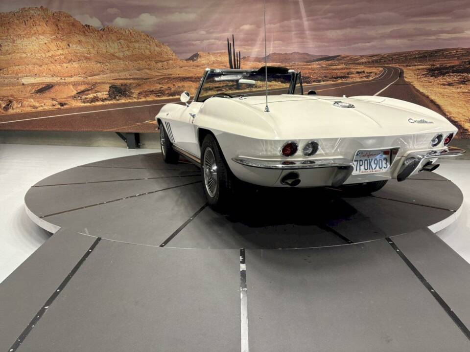 Image 6/34 of Chevrolet Corvette Sting Ray Convertible (1965)