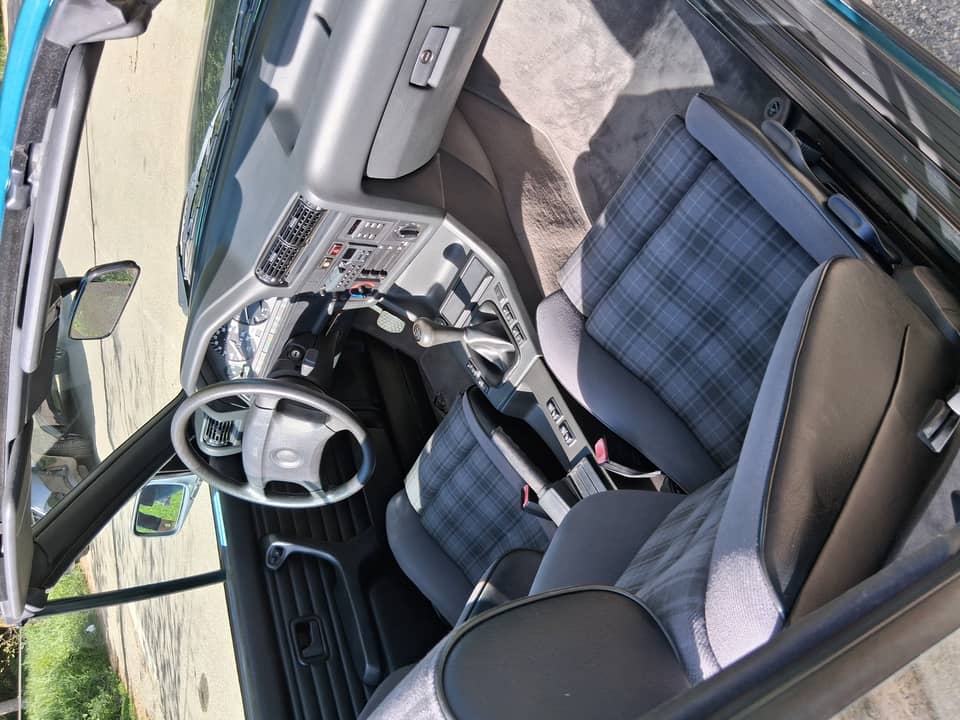 Image 8/18 of BMW 318i (1992)