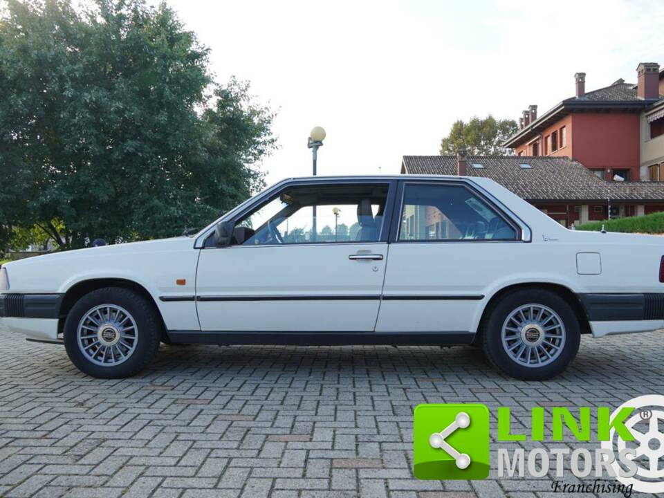 Image 5/10 of Volvo 780 Bertone (1987)