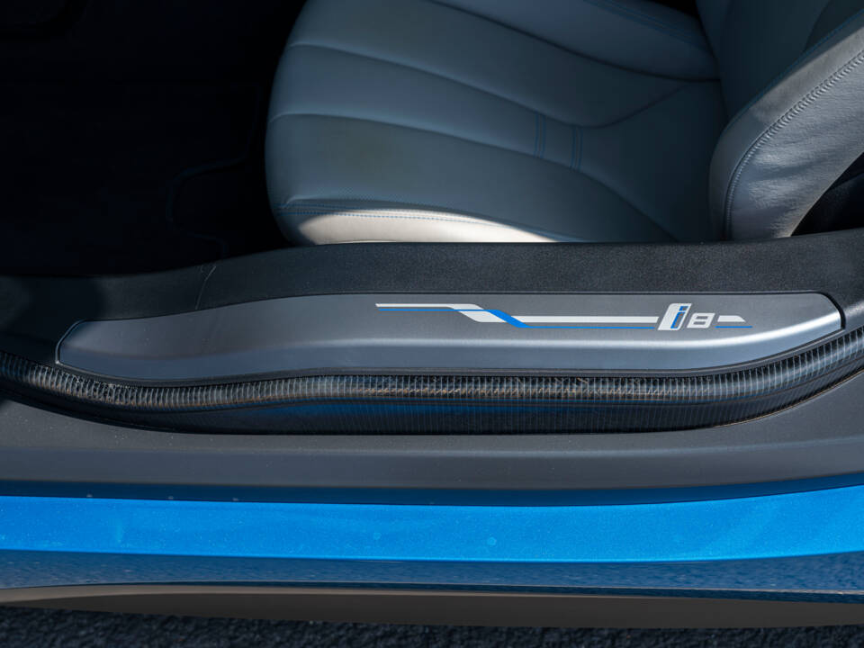 Image 33/33 of BMW i8 Coupé (2015)