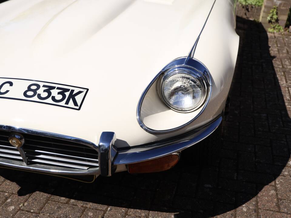 Image 14/50 de Jaguar Type E V12 (1972)