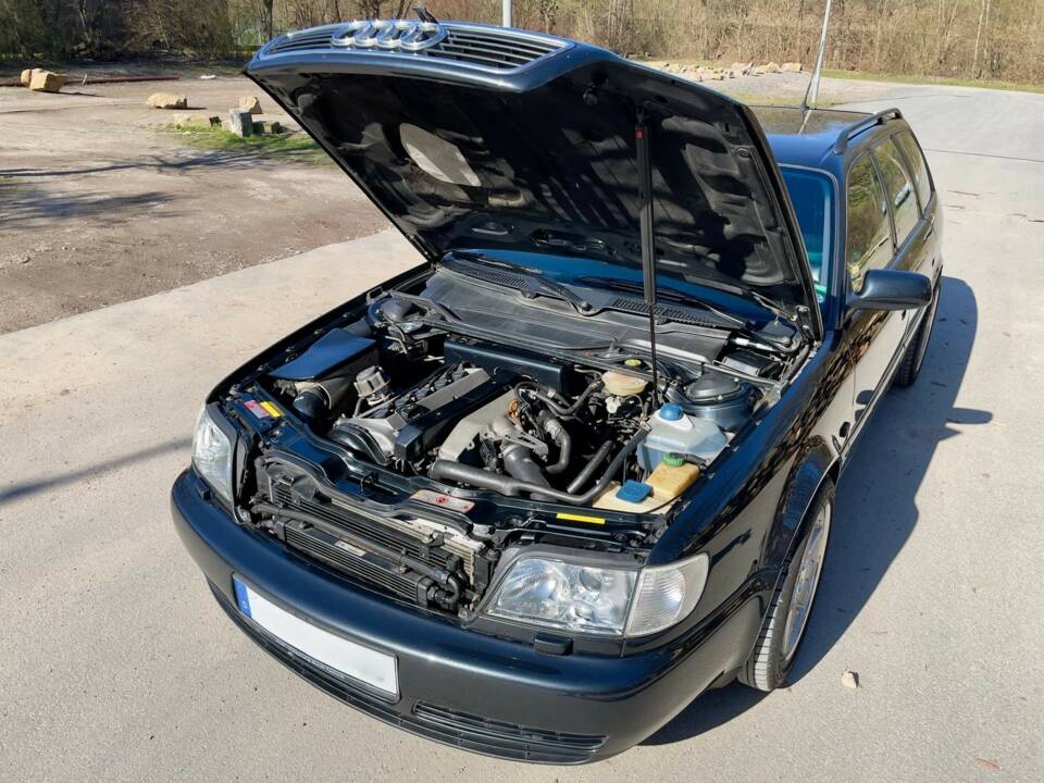 Image 14/34 of Audi S6 Avant (1996)
