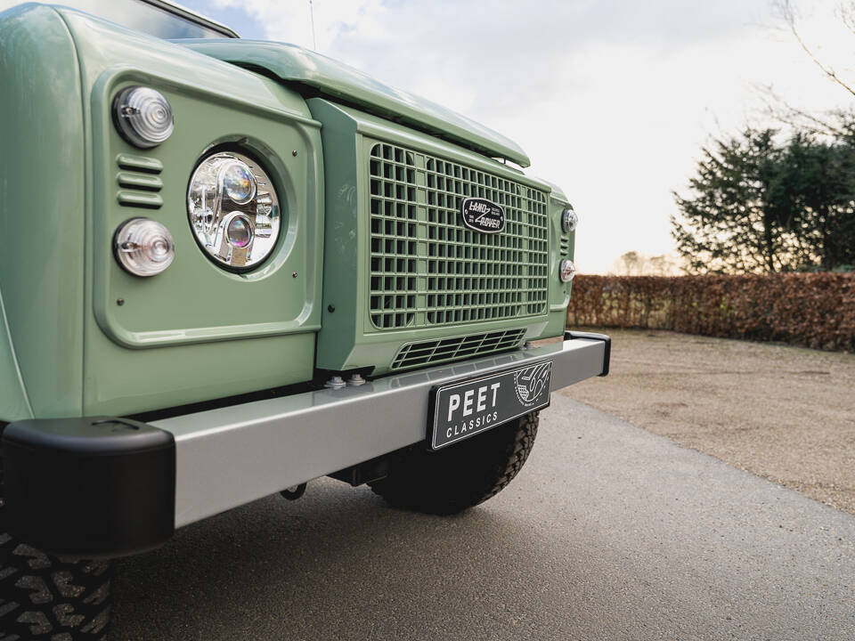 Bild 22/37 von Land Rover Defender (2016)