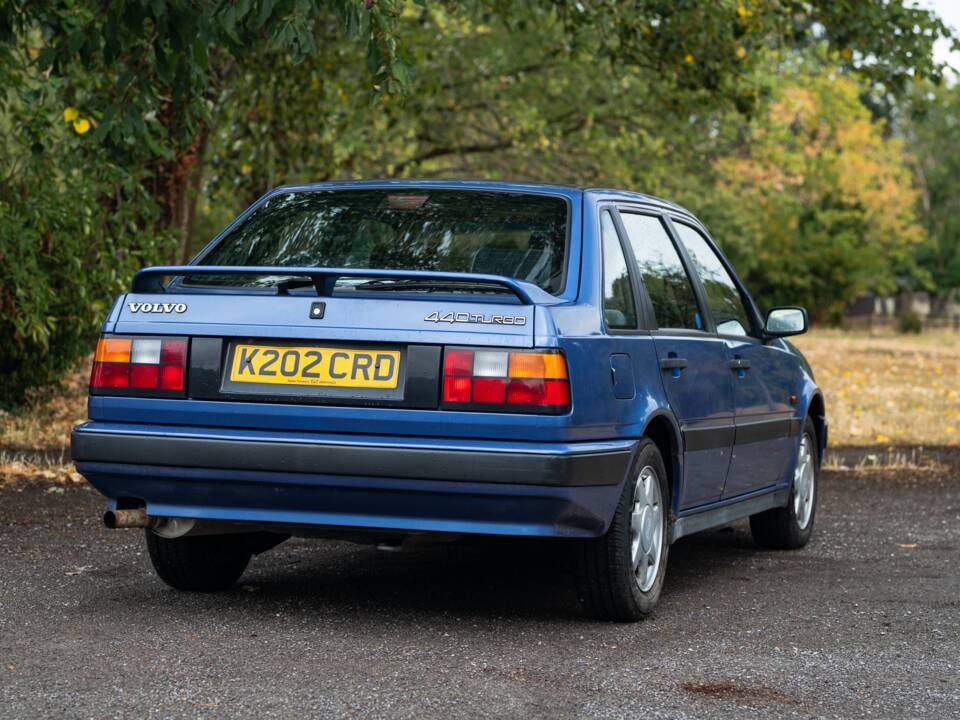 Immagine 11/50 di Volvo 440 Turbo (1992)