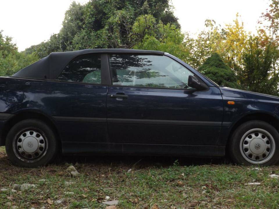 Image 9/50 of Volkswagen Golf III Cabrio 1.6 (1996)