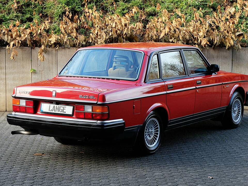 Image 2/75 de Volvo 240 (1986)
