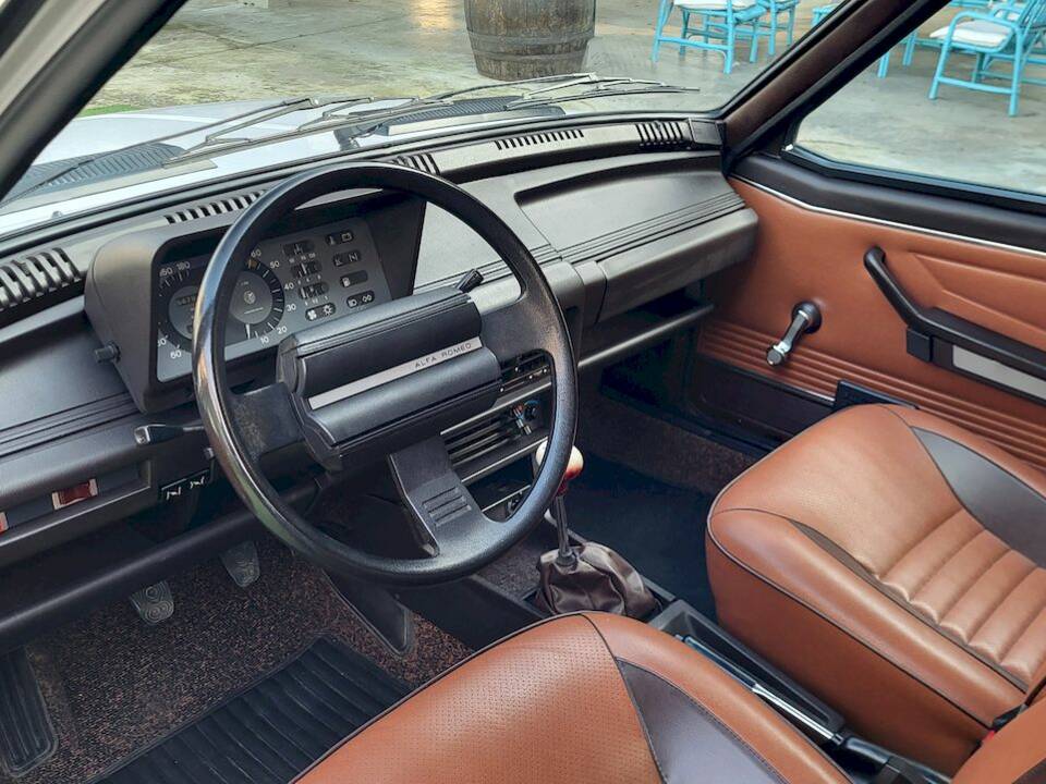 Image 21/51 of Alfa Romeo Giulietta 1.3 (1979)