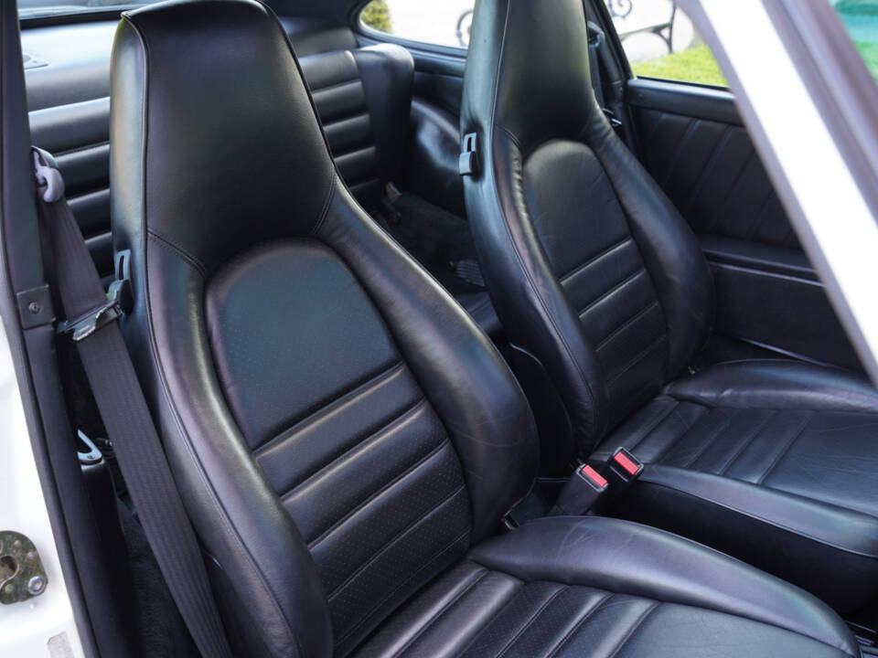 Image 33/50 of Porsche 911 Turbo 3.3 (1986)