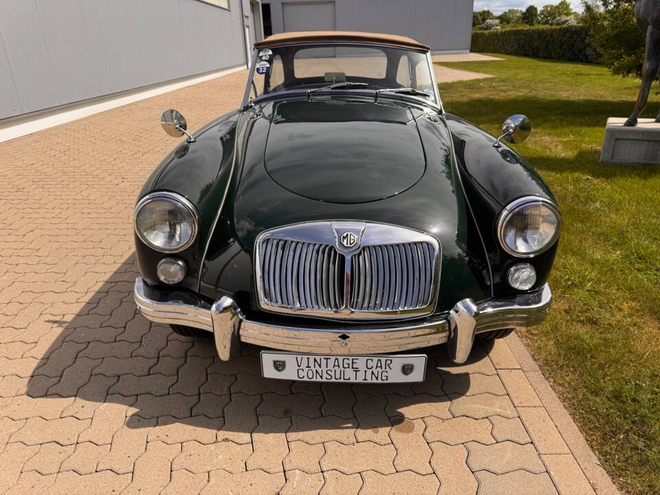 Image 6/79 of MG MGA 1600 (1961)