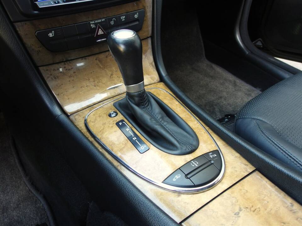 Image 48/98 of Mercedes-Benz E 63 AMG T (2008)