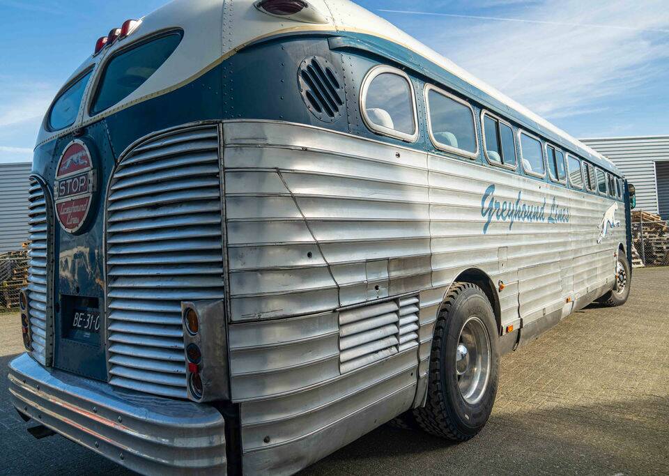 Image 8/8 of GMC PD-4151 "Silversides" (1948)