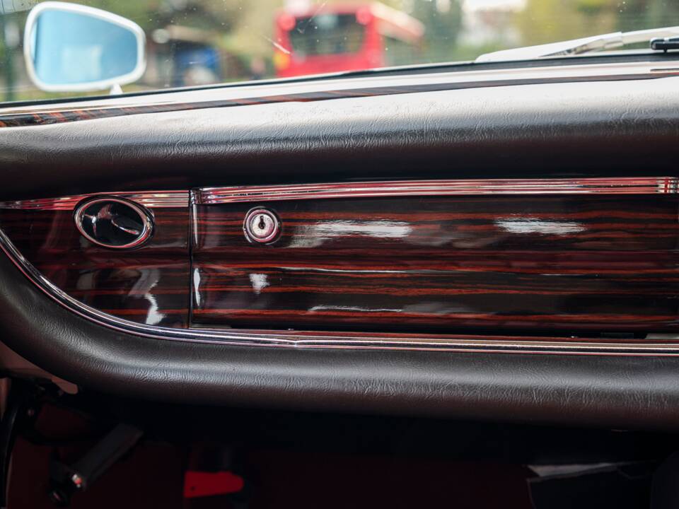 Bild 22/33 von Mercedes-Benz 300 SE (1965)