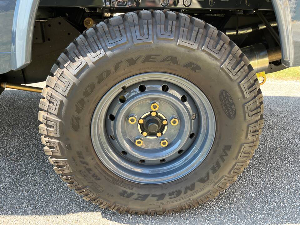 Bild 76/100 von Land Rover Defender 110 (2014)