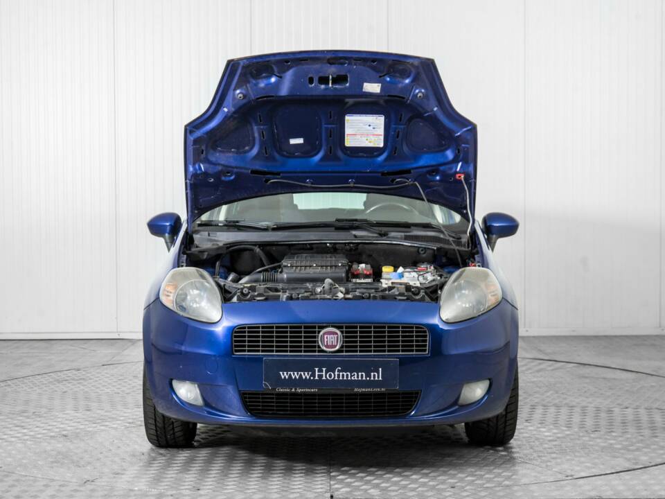 Bild 38/50 von FIAT Grande Punto 1.4 (2009)