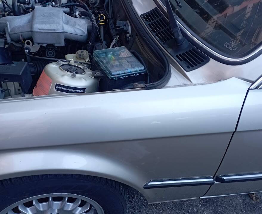 Image 42/51 of BMW 318i (1985)