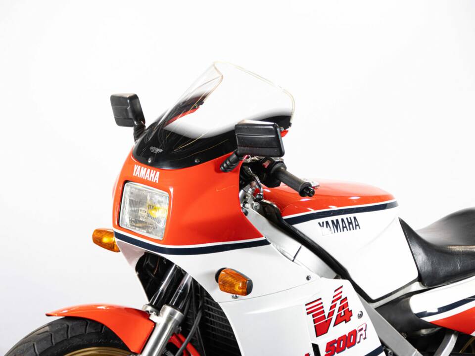 Immagine 35/50 di Yamaha RZV 500 R (1985)