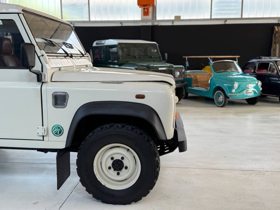 Bild 6/61 von Land Rover Defender 90 Td5 (2000)