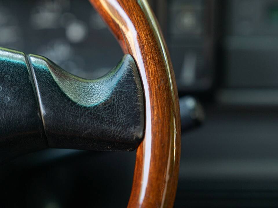 Bild 34/50 von Alfa Romeo 75 2.0 Twin Spark (1989)