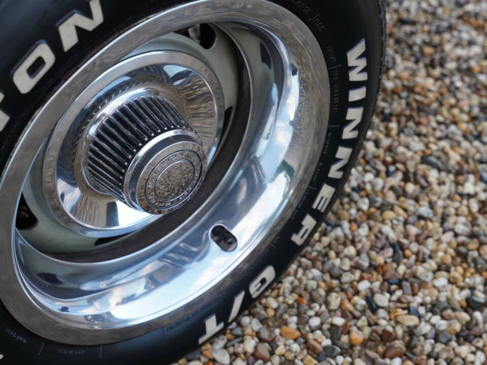 Image 32/50 of Chevrolet Corvette Stingray (1968)