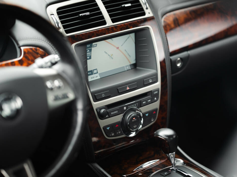 Image 18/33 of Jaguar XKR (2008)