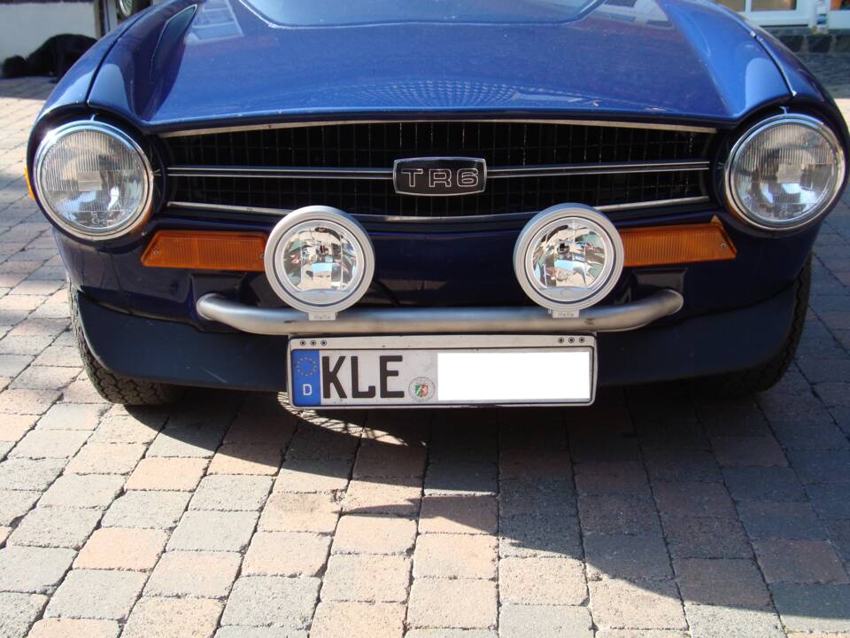 Image 14/28 de Triumph TR 6 (1973)