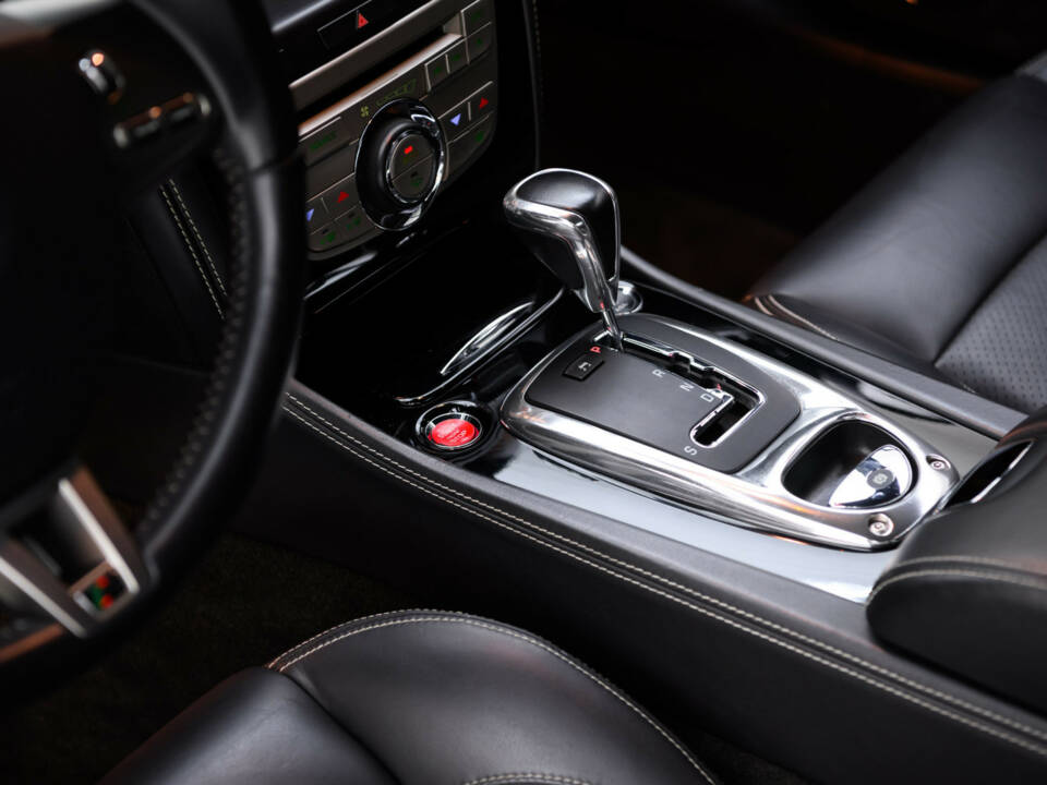 Image 19/37 of Jaguar XKR (2008)