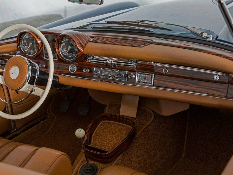 Image 14/20 de Mercedes-Benz 220 SE b (1965)