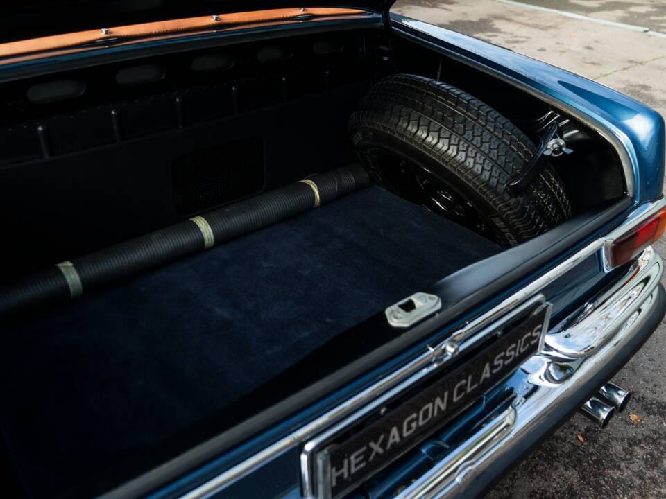 Image 4/57 de Mercedes-Benz 280 SE 3,5 (1971)