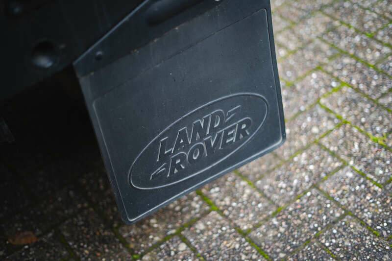 Image 21/41 of Land Rover Defender 90 "50th Anniversary" (1999)