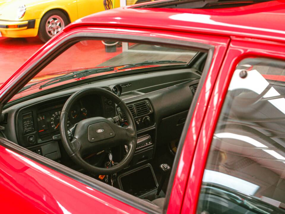 Bild 20/23 von Ford Escort turbo RS (1986)