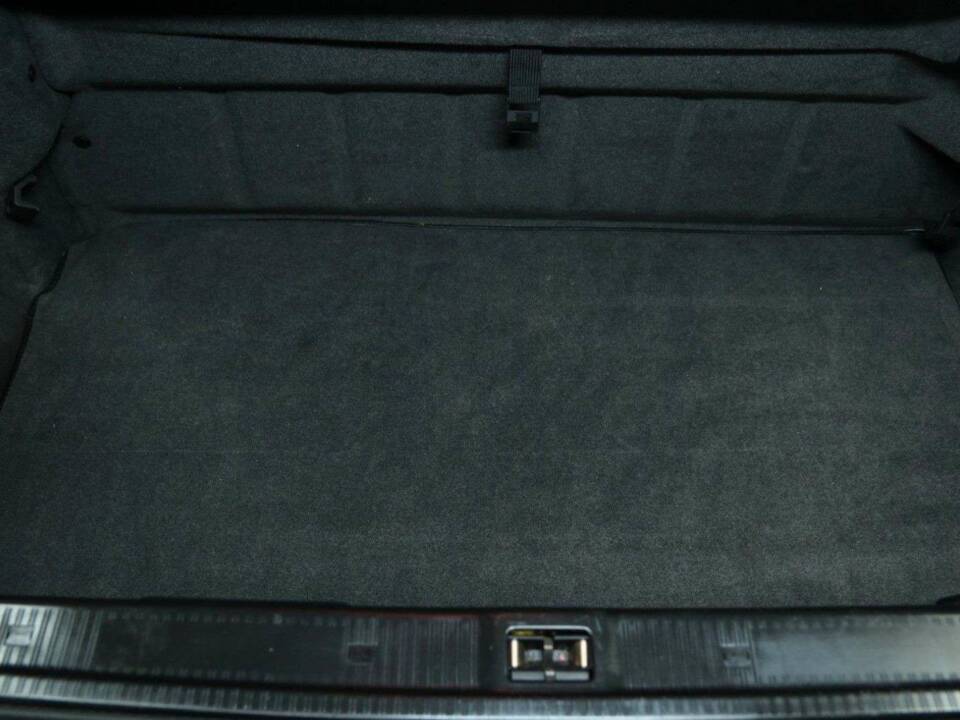 Image 34/49 of Mercedes-Benz SL 500 (2001)