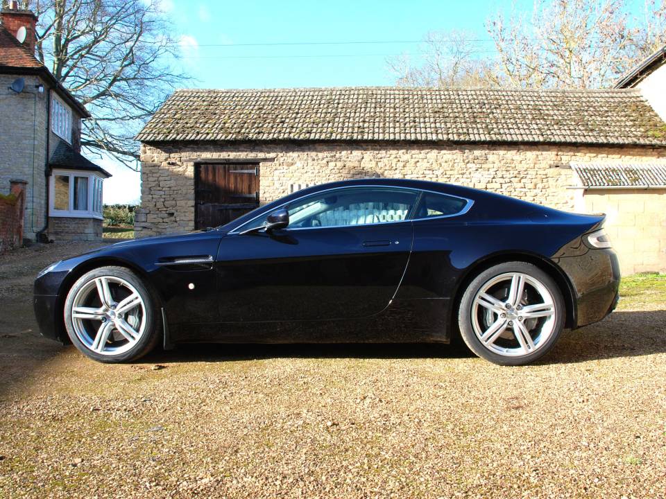 Bild 2/11 von Aston Martin V8 Vantage (2009)