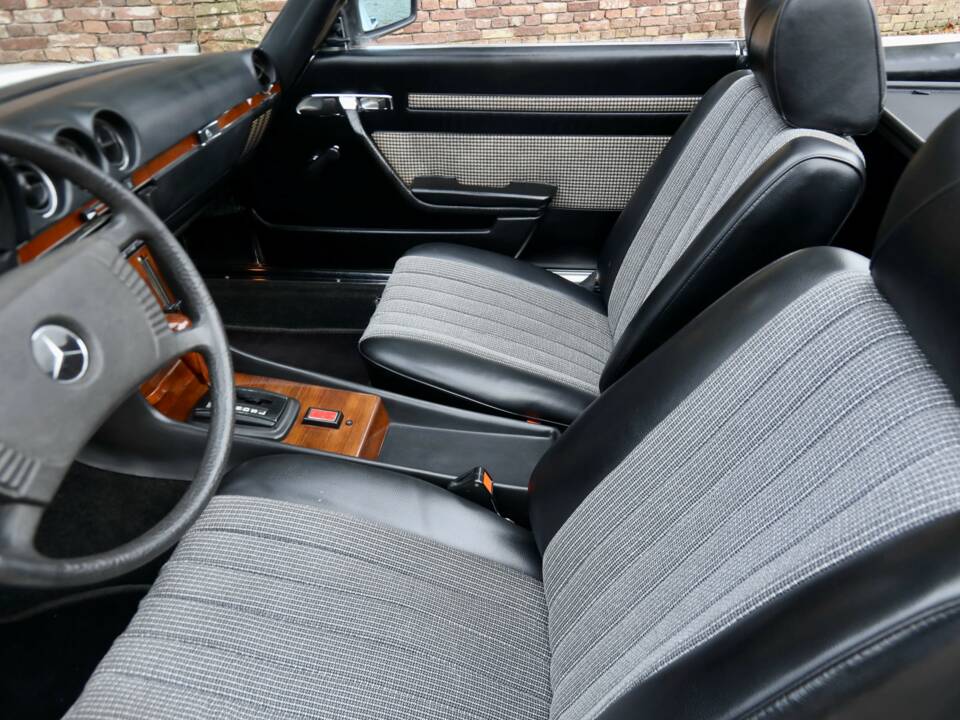 Image 16/50 de Mercedes-Benz 280 SL (1977)