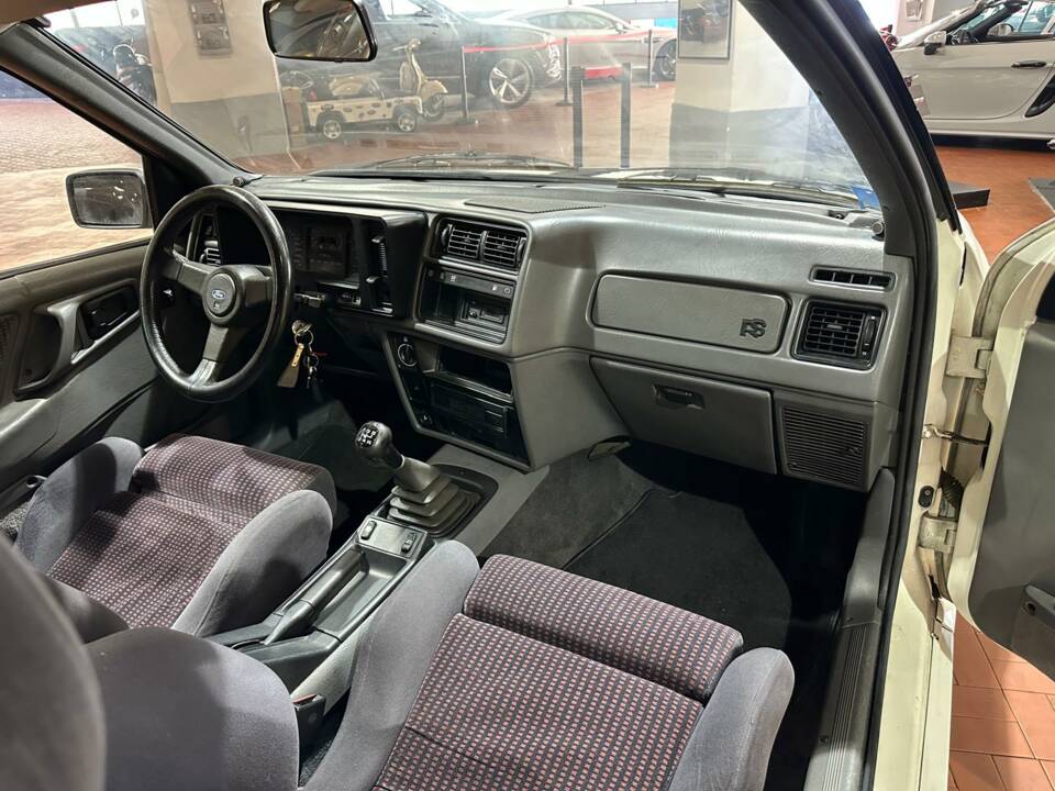 Bild 18/33 von Ford Sierra Cosworth (1987)