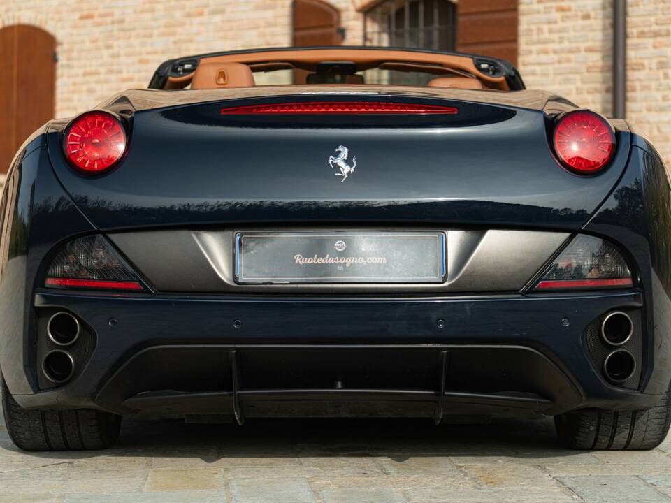 Bild 14/50 von Ferrari California (2010)