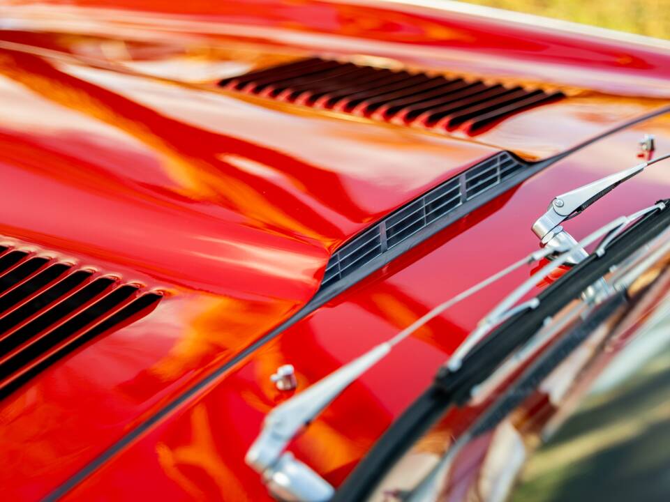 Image 14/50 de Jaguar E-Type (1969)