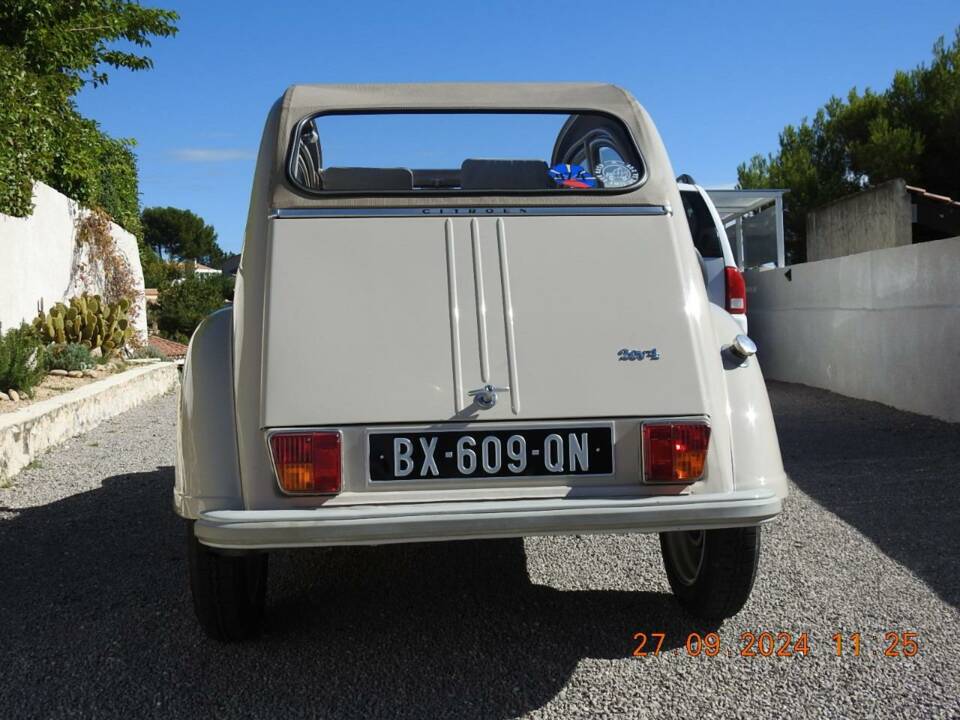 Image 5/71 de Citroën 2 CV 4 (1971)