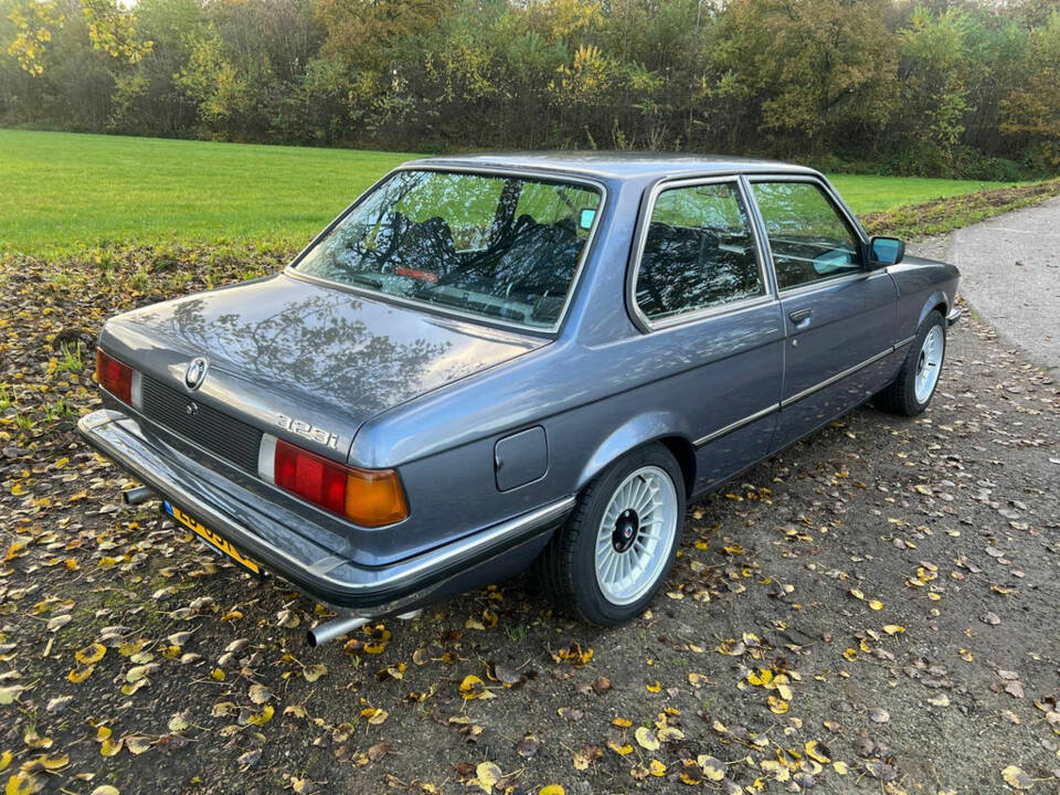 Immagine 3/5 di BMW 323i (1980)