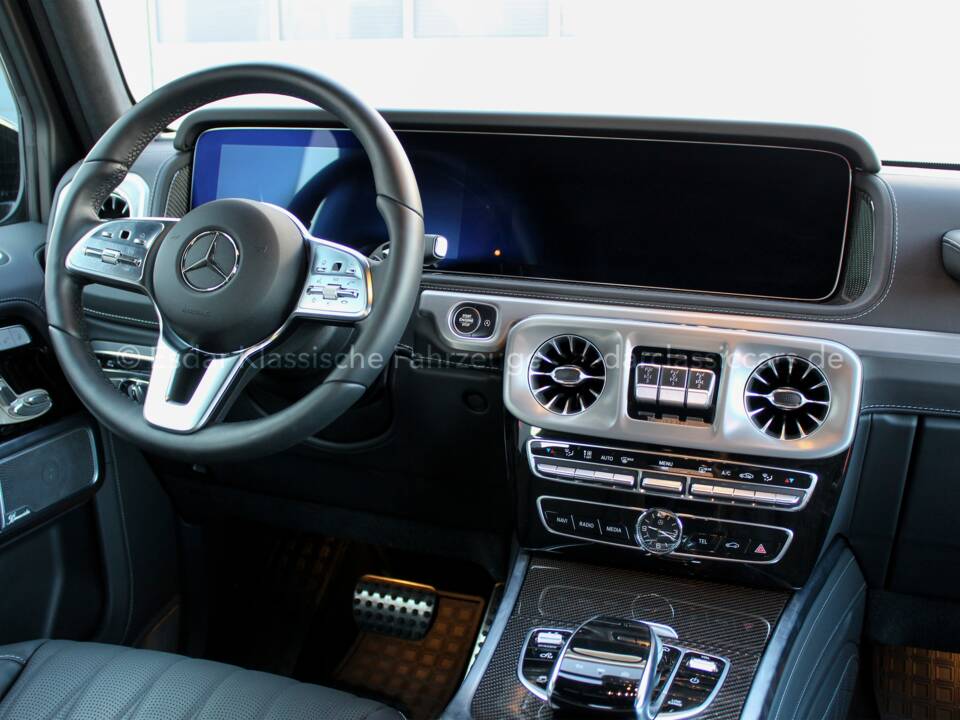 Image 12/32 of Mercedes-Benz G 500 (LWB) (2023)